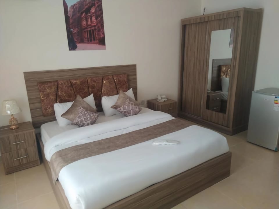 Deluxe Double Room | Egyptian cotton sheets, premium bedding, desk, laptop workspace