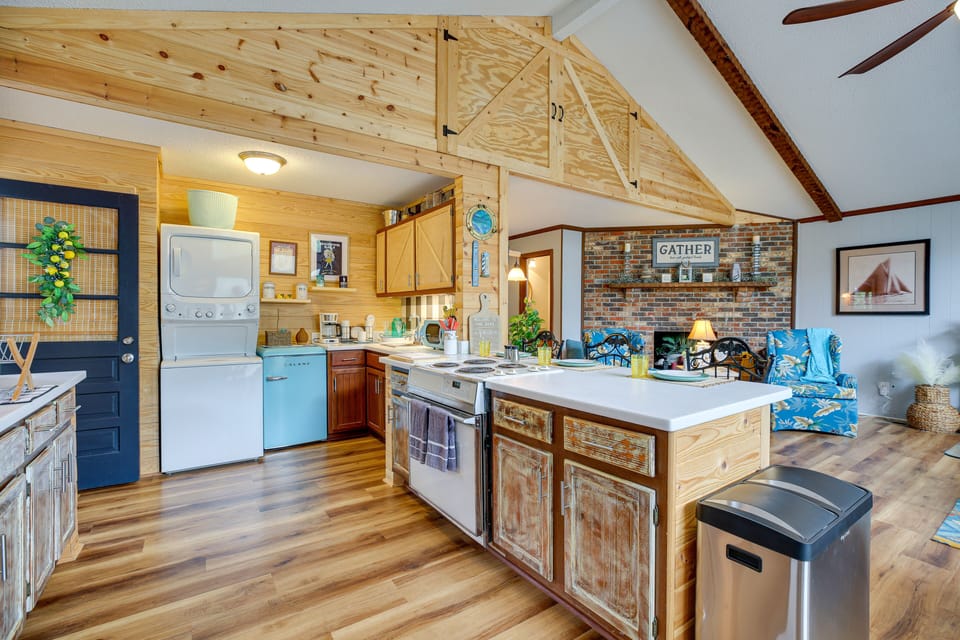 House (2 Bedrooms) | Interior