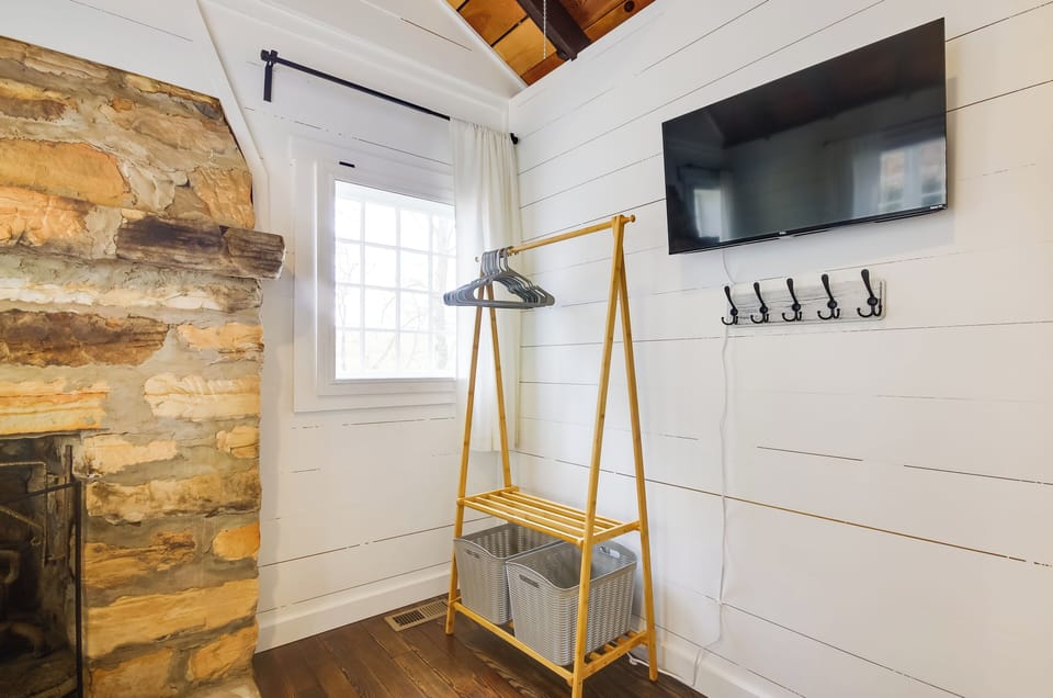 Ozarks Family Retreat: River + Trail Access! Cottage in Missouri
