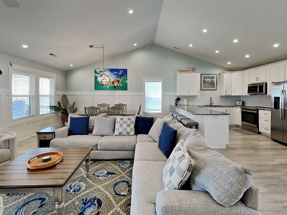 Spacious and Welcoming Layout