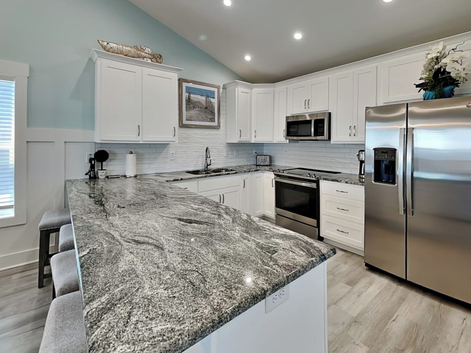 Fully Equipped Kitchen with Stainless Steel Appliances