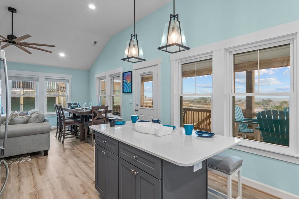 The kitchen and dining area are conveniently located next to each other, making it too easy to grab seconds.
