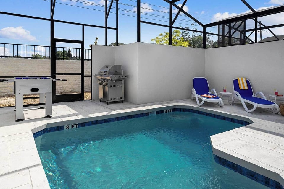Private Pool & Patio