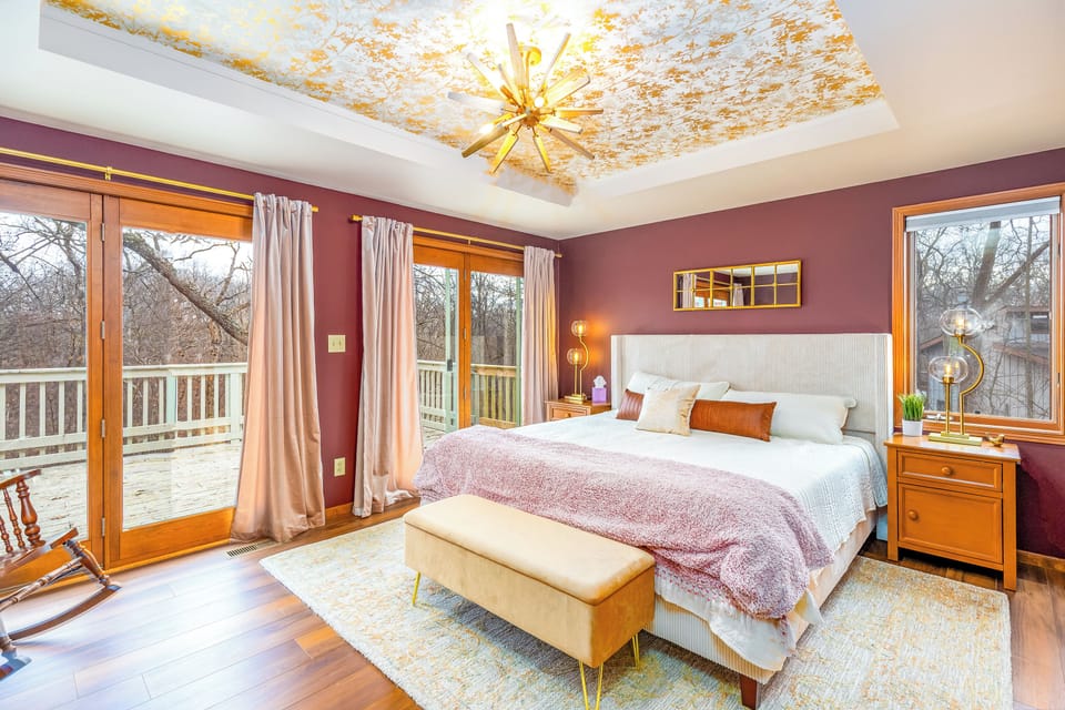 Gorgeous primary bedroom