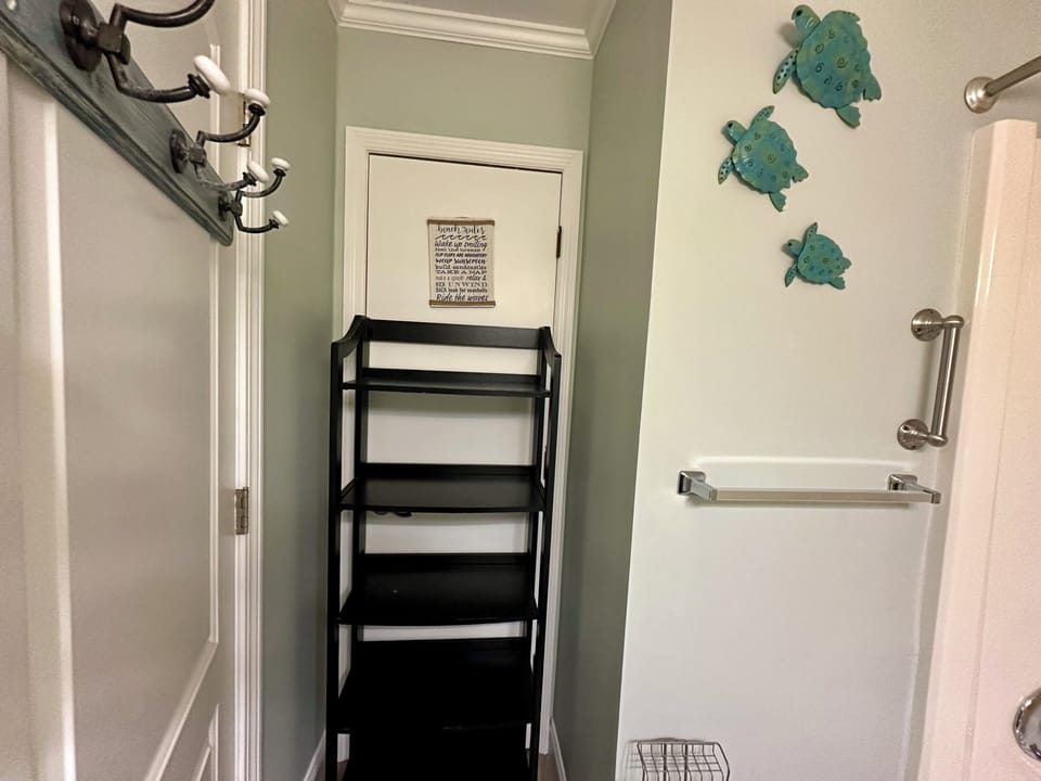 Bathroom - Extra storage space