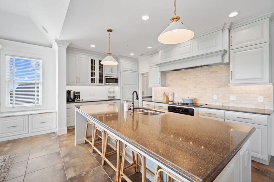 Kitchen with Island Seating