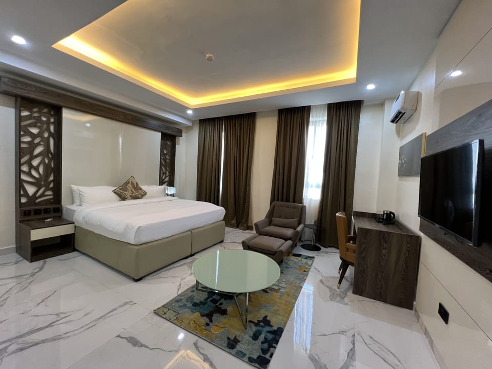 Pillowtop beds, in-room safe, individually decorated