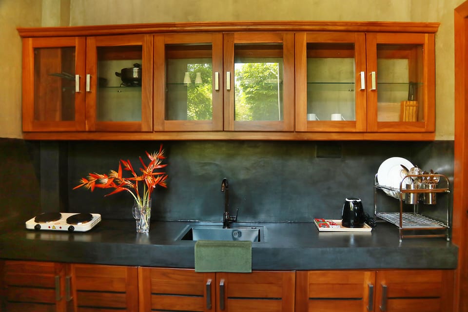 Fridge, stovetop, electric kettle, toaster
