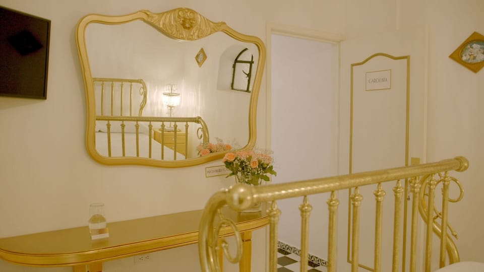 Design Room, 1 Double Bed | Hypo-allergenic bedding, down comforters, free WiFi, bed sheets