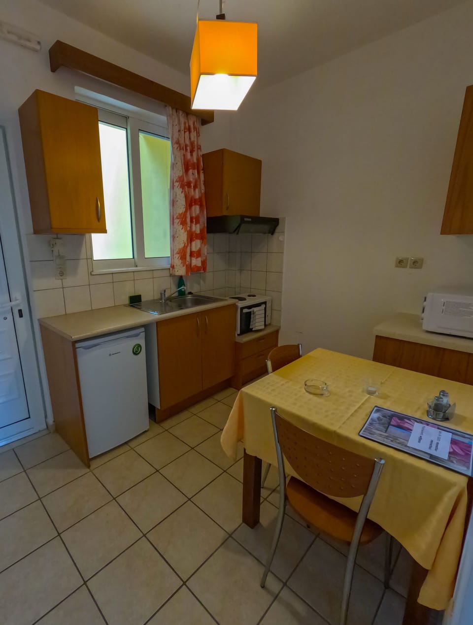 Apartment, 1 Bedroom, Sea View | Room service - dining