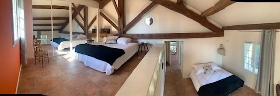 Design Suite (Fer Servadou) | Premium bedding, memory foam beds, minibar, in-room safe