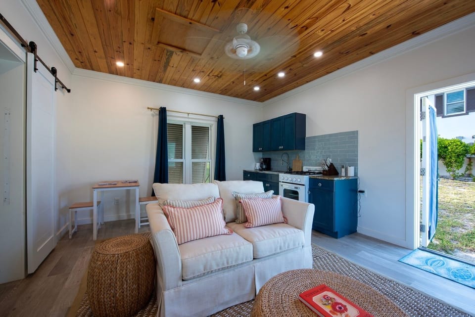 House, 4 Bedrooms | Living area