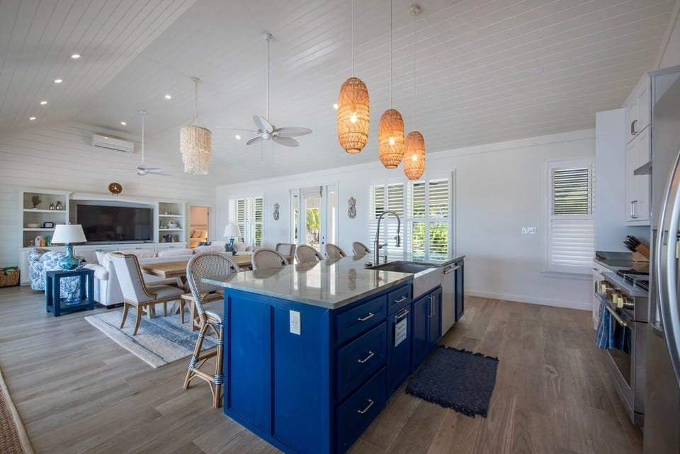 House, 4 Bedrooms | Private kitchen | Coffee/tea maker, fridge, oven, toaster