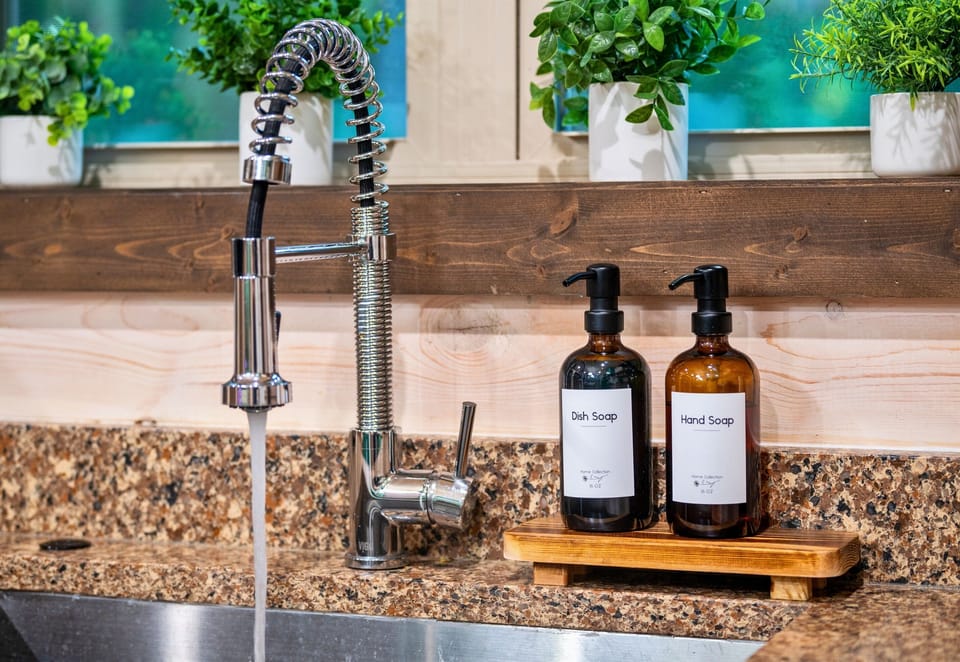 Every detail in this kitchen is designed with your comfort in mind, offering a touch of luxury in your daily routine.