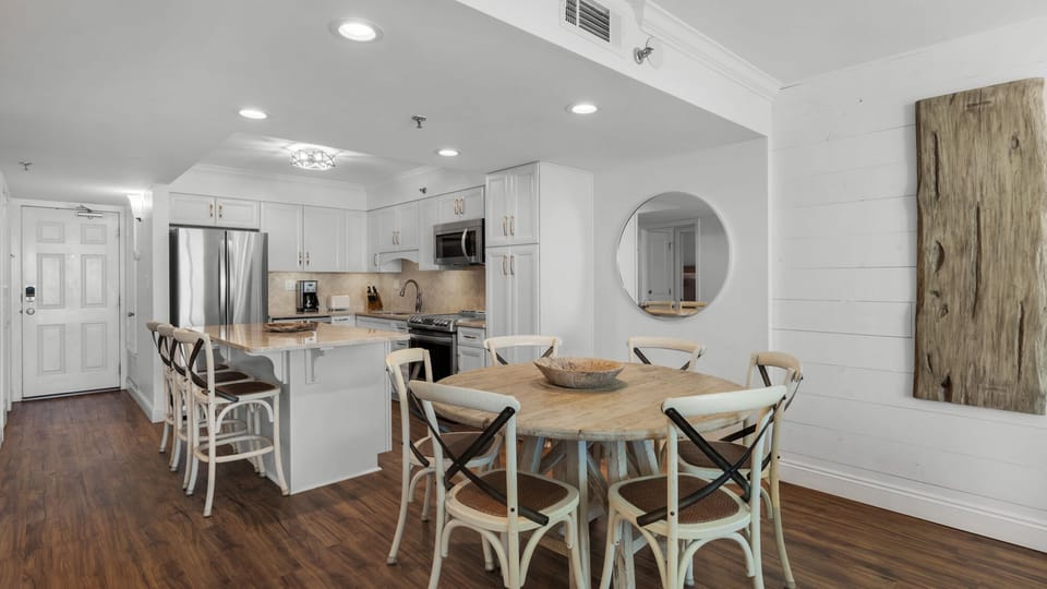 BeachCrest 302 Dining Table and Kitchen