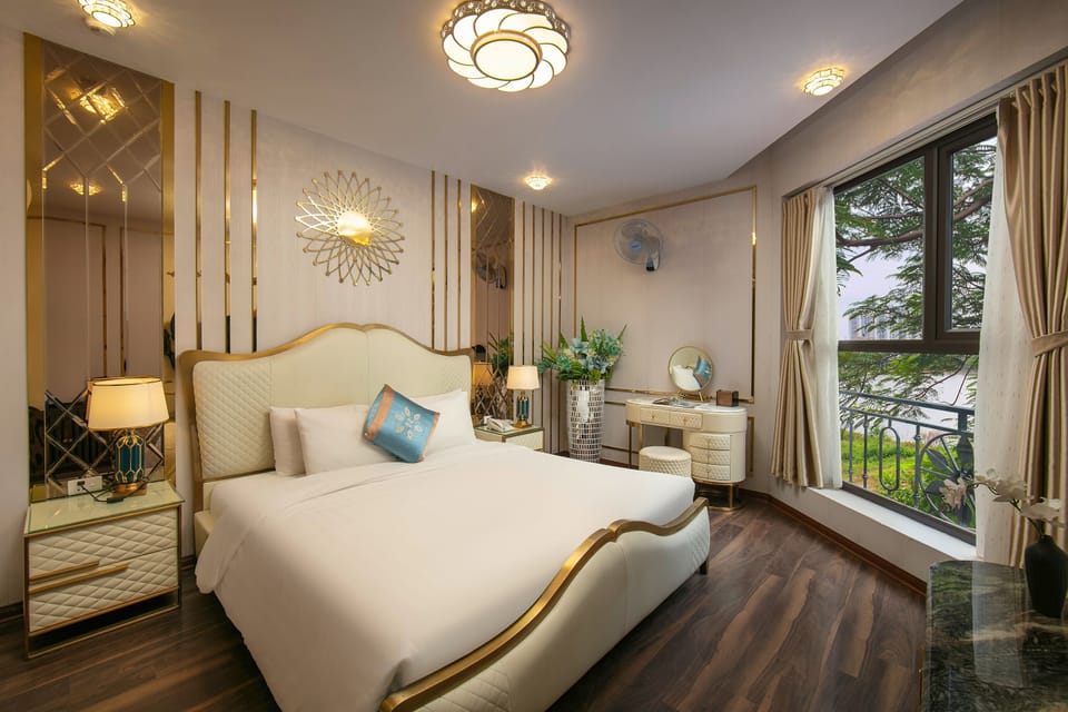 Standard Room, 1 King Bed, Garden View | Courtyard view