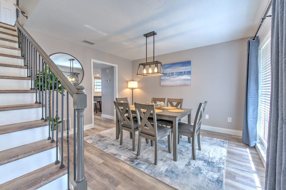 Dining Room with Seating for 6