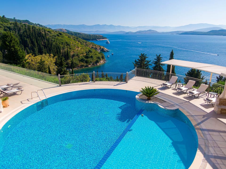 Seasonal outdoor pool, pool umbrellas, sun loungers