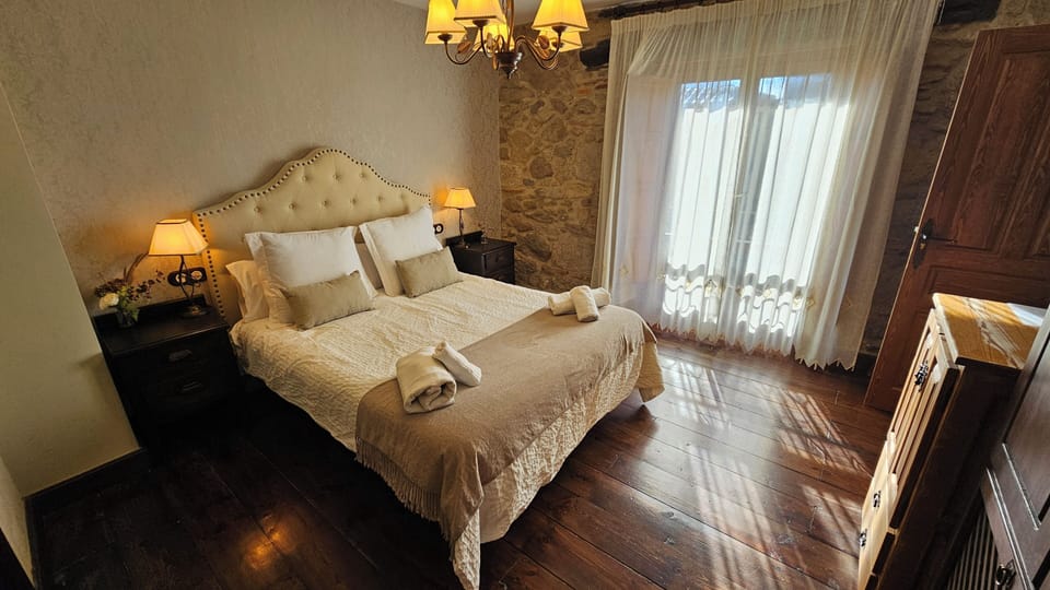 Deluxe Room | Individually decorated, individually furnished, free WiFi, bed sheets