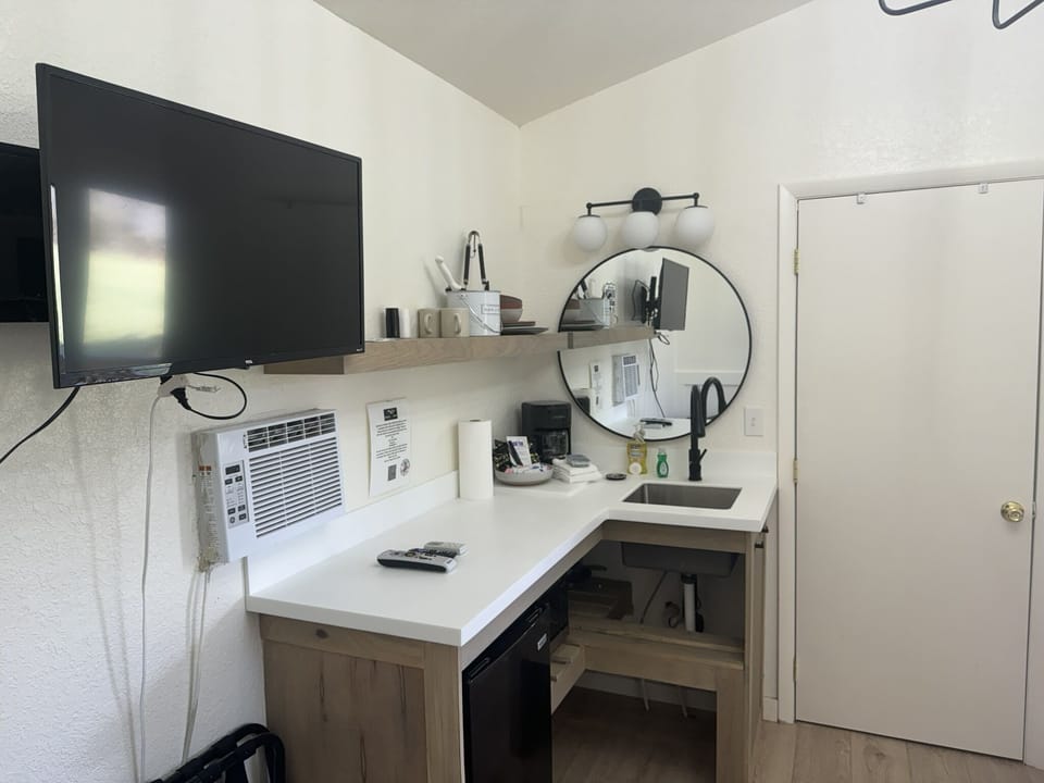 Convenience - Smart TV, Kitchenette, mini fridge, microwave