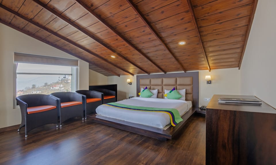 Premium Double Room, Non Smoking, Balcony | In-room safe, desk, soundproofing, bed sheets