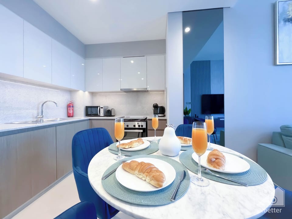 Apartment (2 Bedrooms) | Dining