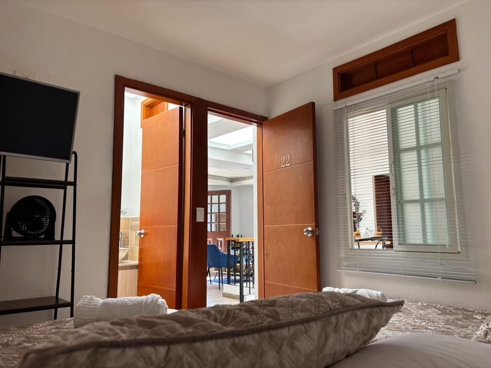 Economy Room, Multiple Beds, Ensuite | Hypo-allergenic bedding, pillowtop beds, iron/ironing board, free WiFi