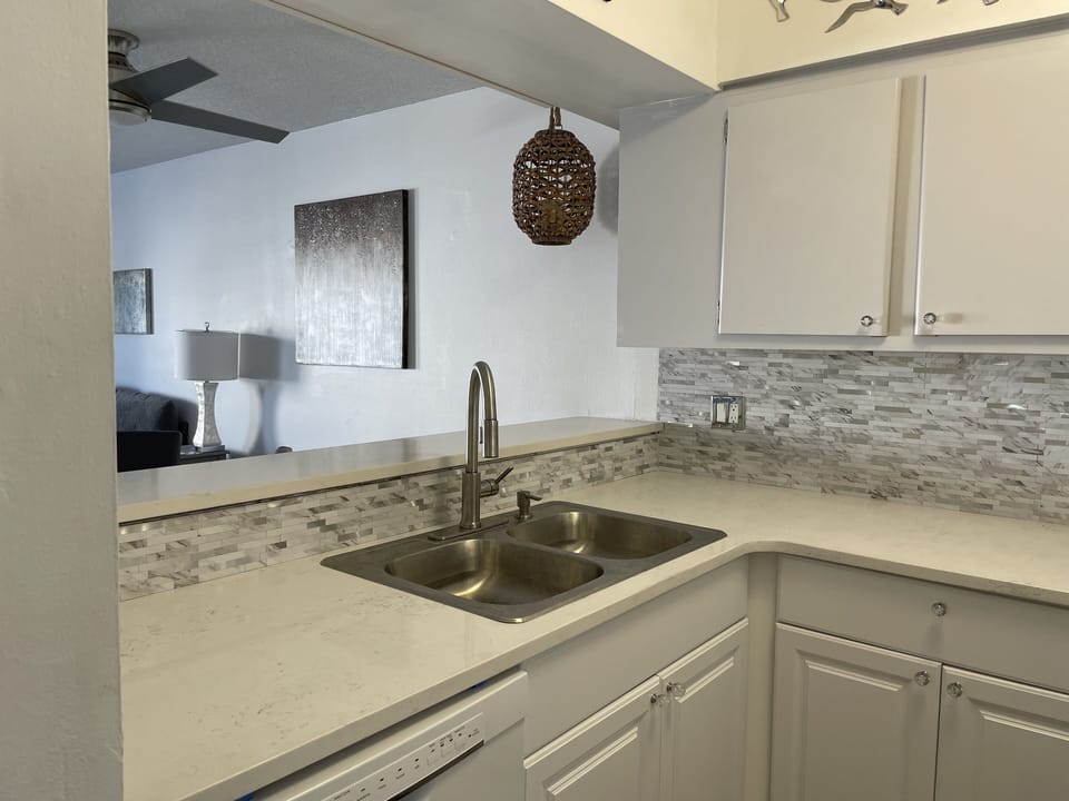 Full kitchen