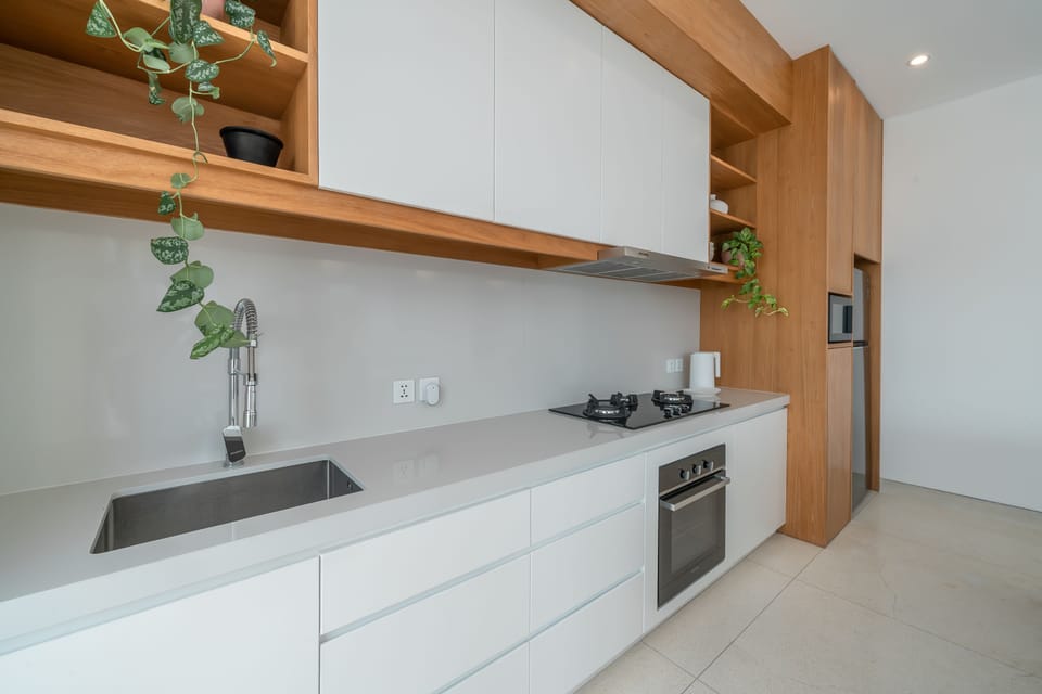 Luxury Villa | Private kitchen | Fridge, microwave, oven, stovetop