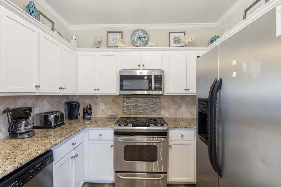 Fully equipped kitchen with everything you'll need to whip up a meal