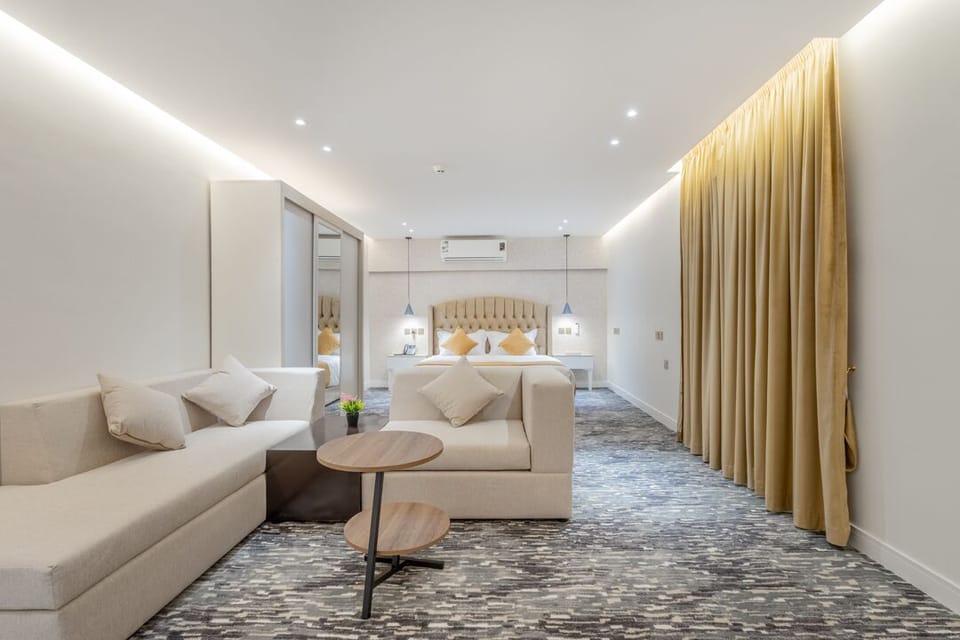 Comfort Suite | Egyptian cotton sheets, premium bedding, free WiFi, bed sheets