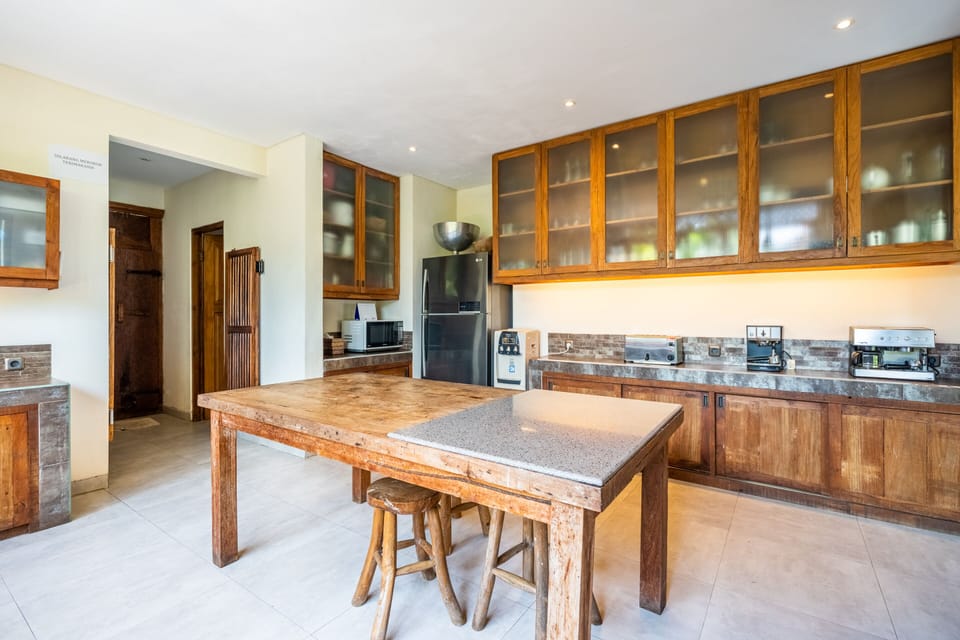Luxury Villa | Private kitchen | Fridge, oven, coffee/tea maker, toaster