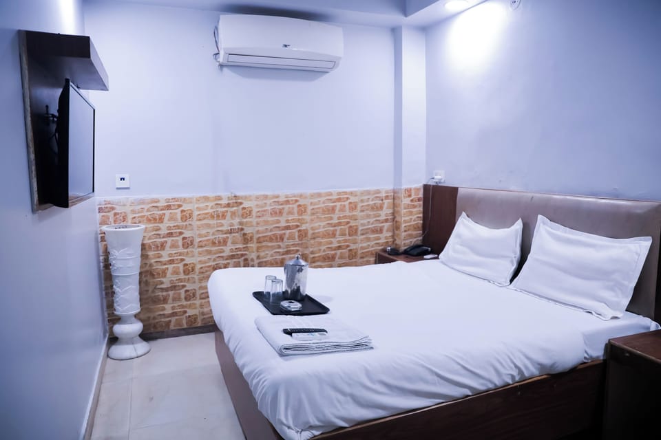 Deluxe Double Room | Soundproofing, free WiFi, bed sheets