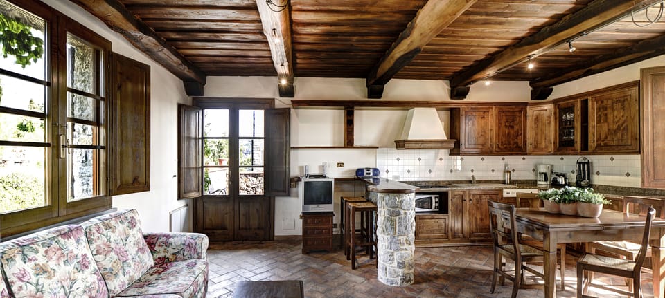 Traditional Cottage, 2 Bedrooms, Vineyard View (Acquila) | Living area | TV, fireplace
