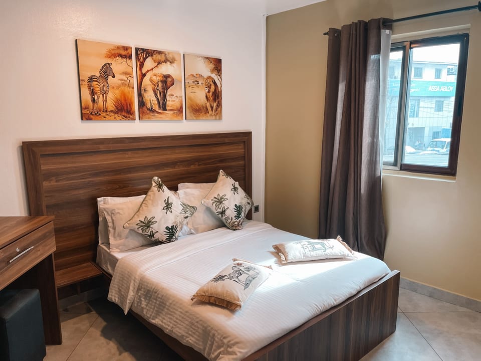 Standard Room | Desk, iron/ironing board (on request), WiFi (free)
