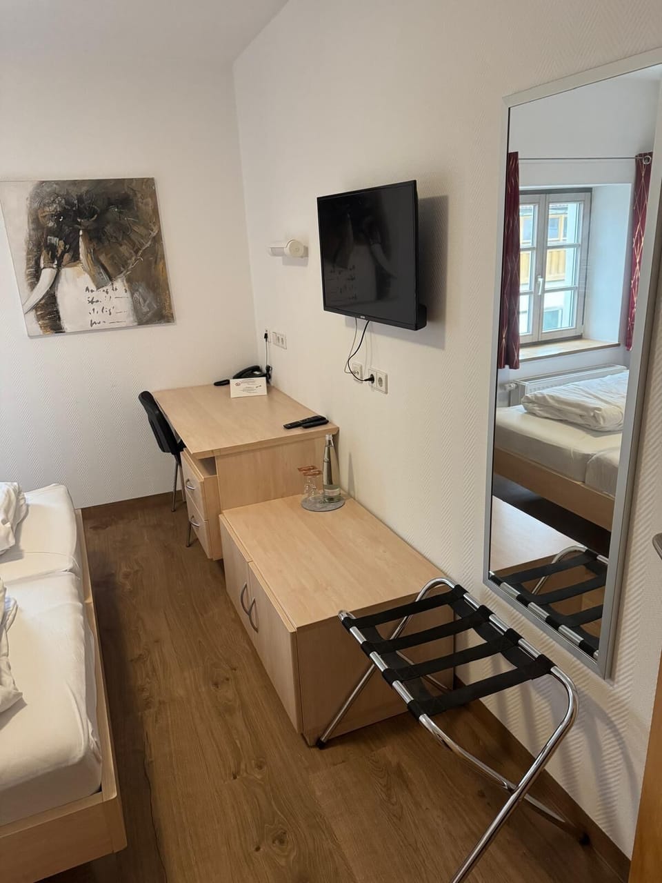 Standard Double Room | Desk, WiFi (free)