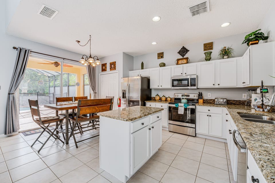 Kitchen | Dishwasher | Keurig & Drip Coffee Makers