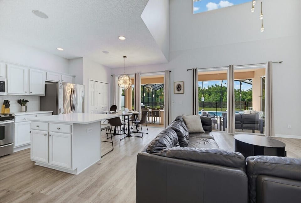 Open kitchen and living connection