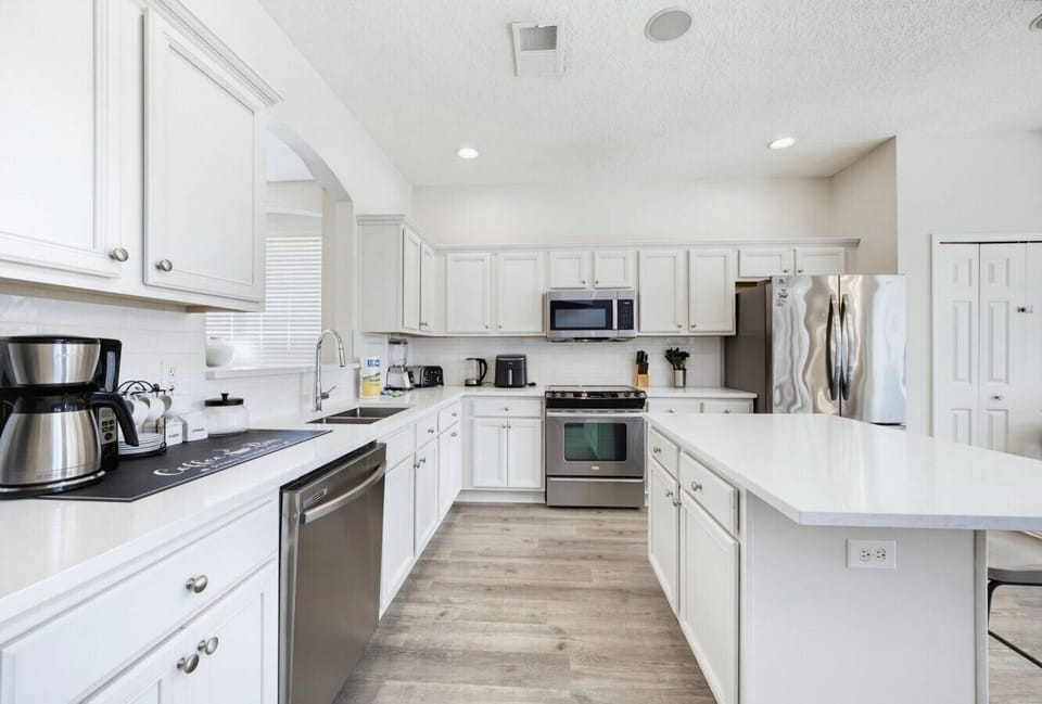 Kitchen - full working view