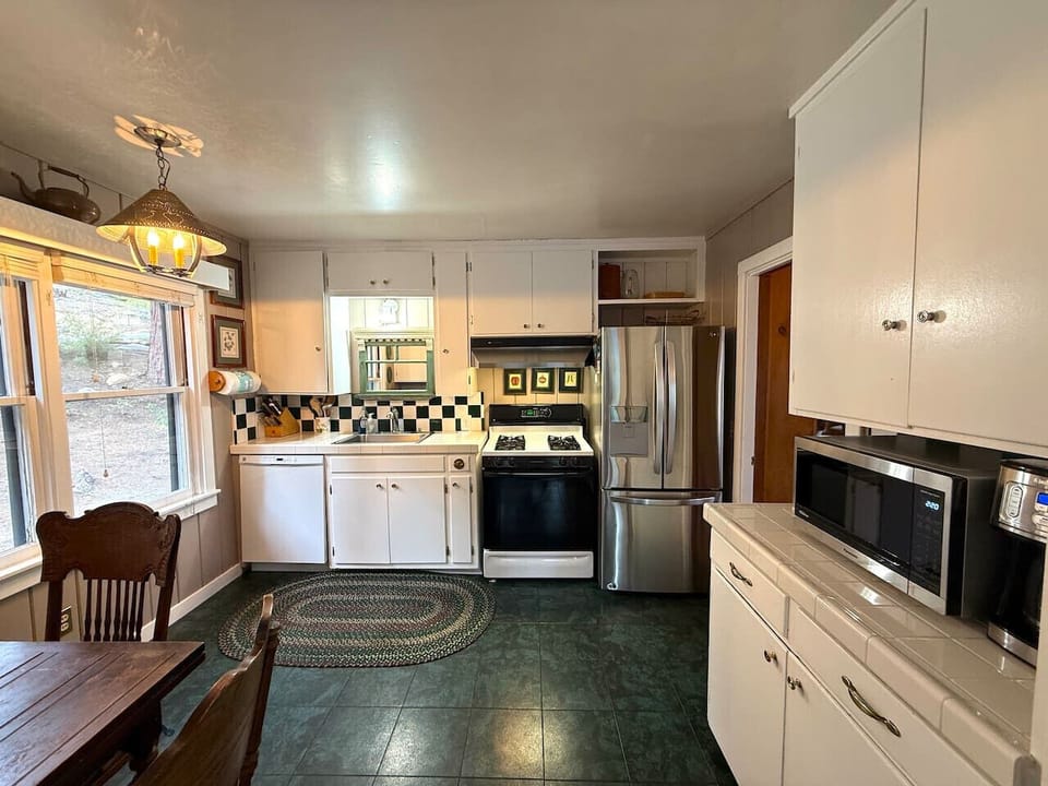 Grab a snack, brew some coffee, or whip up a full meal—it’s all possible here.