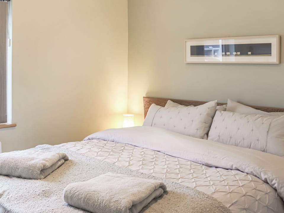 Double bedroom | South Snowdon Wharf, Porthmadog