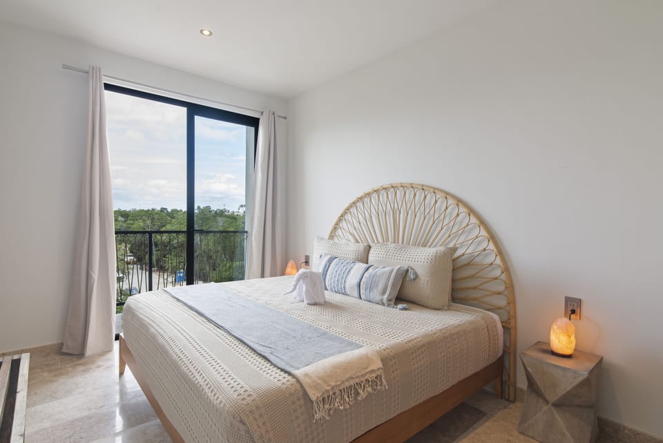 Family Apartment, 1 Bedroom, Balcony, Park View | 1 bedroom, individually decorated, individually furnished, desk
