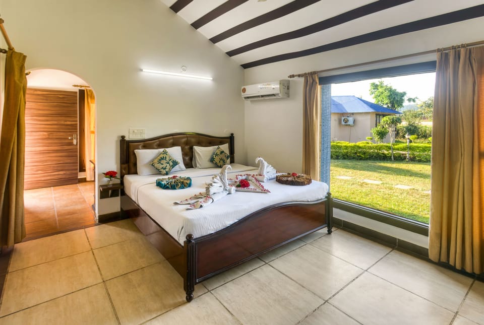 Deluxe Room | Desk, soundproofing, iron/ironing board, free WiFi