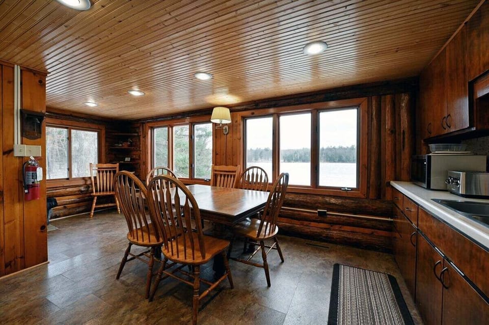Lots of window to bring in natural light and a fantastic views.