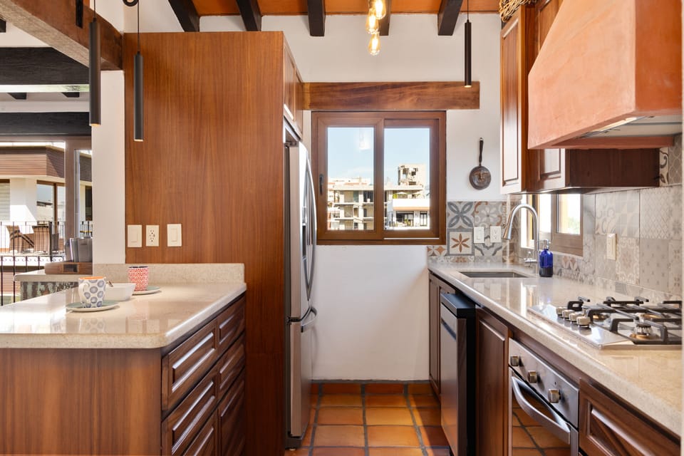 Condo - Image 11