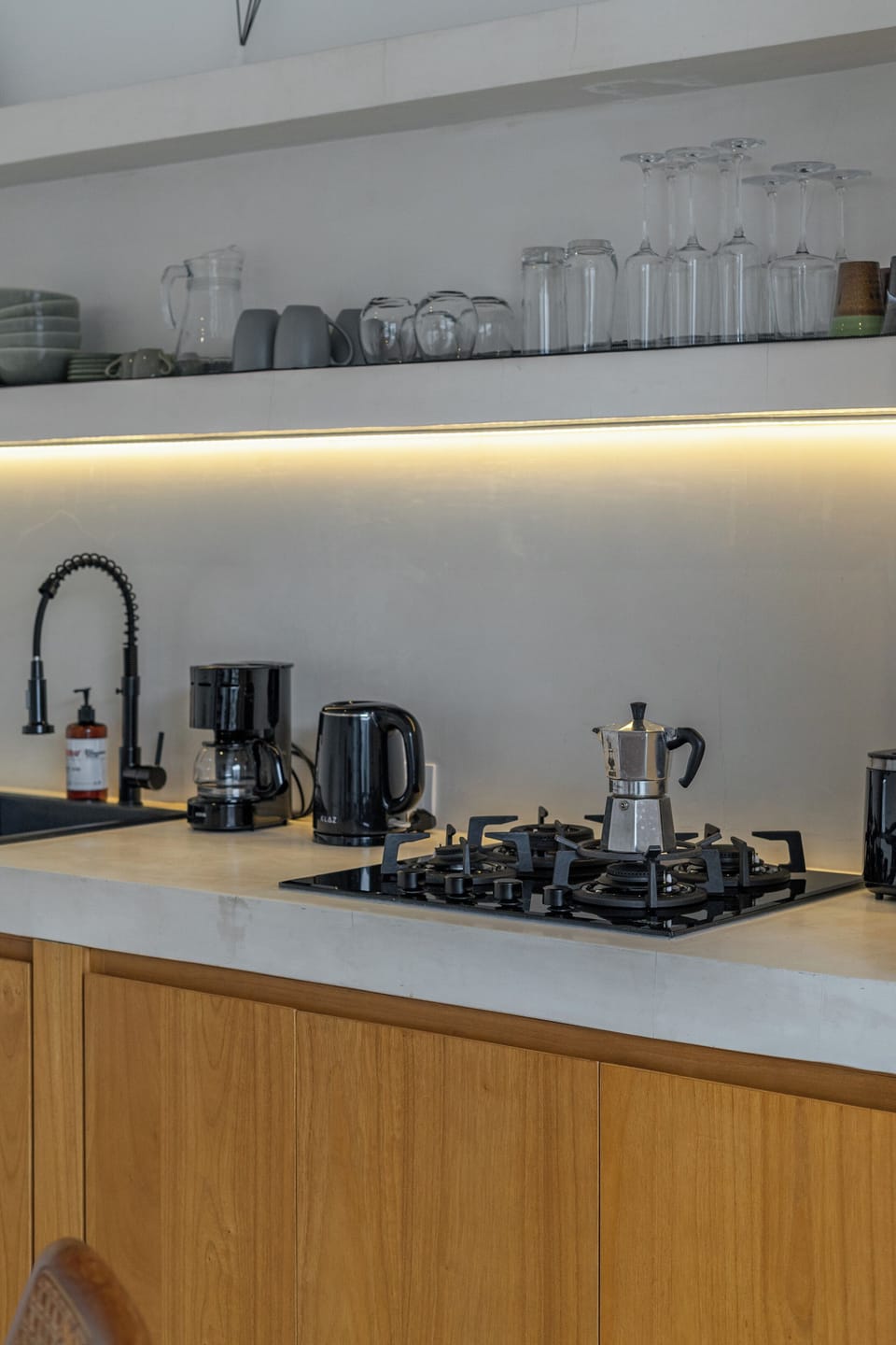 Fridge, microwave, stovetop, blender