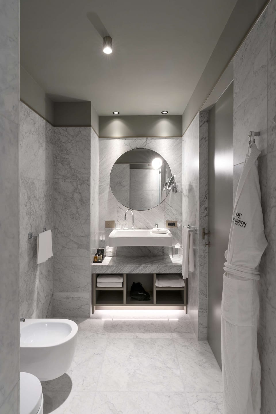 Room, 1 Bedroom, Non Smoking, Balcony (Collection) | Bathroom | Hair dryer, slippers, bidet, towels