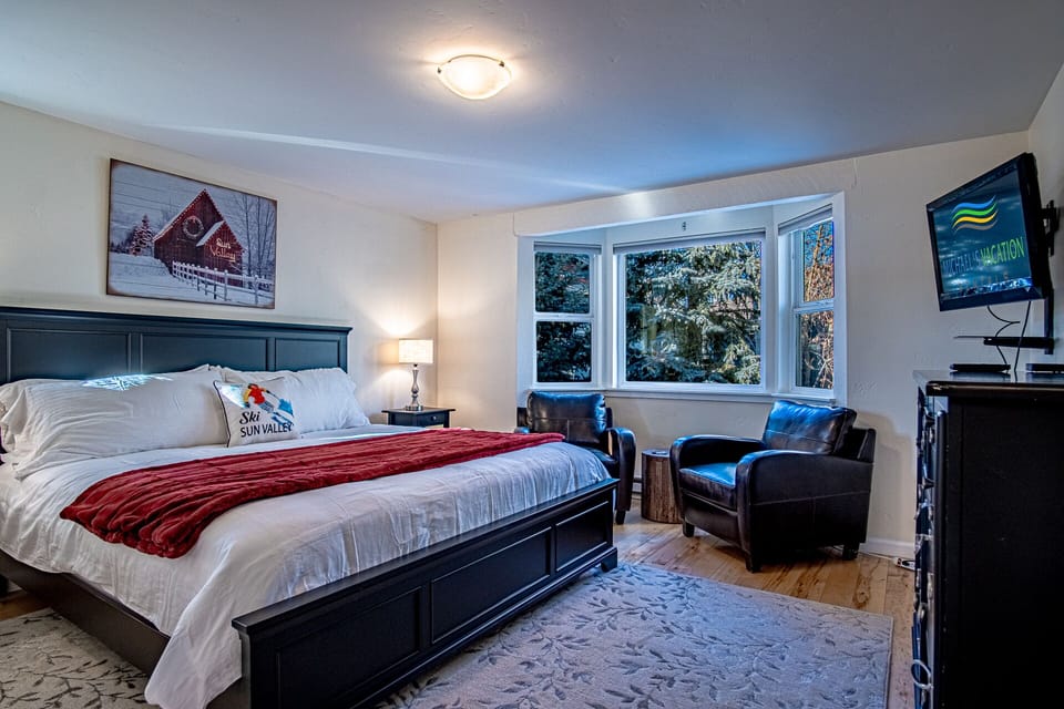 King Bedroom 1