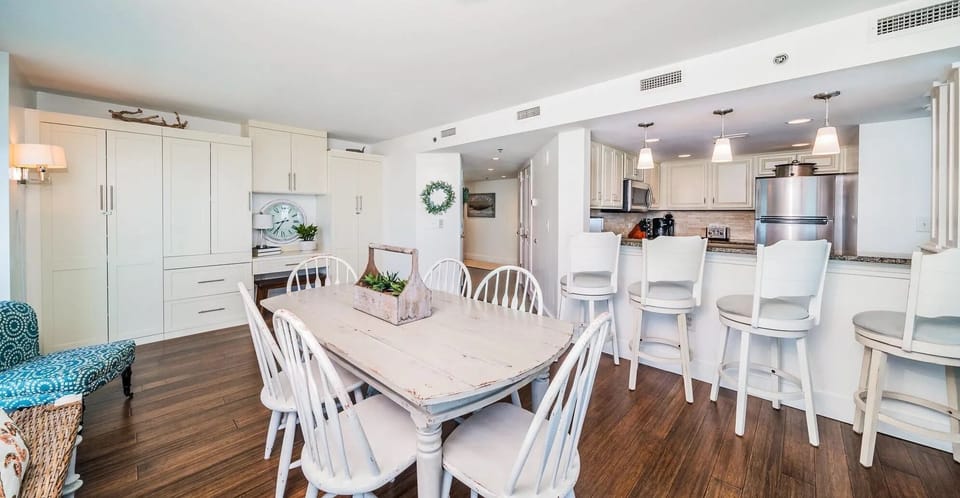 Dining / Kitchen