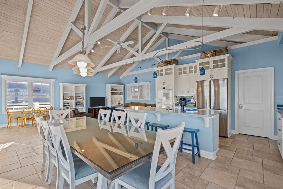 Gourmet 3rd floor kitchen and dining area - seats 12 plus additional island seating for 4, and a separate table seats 4